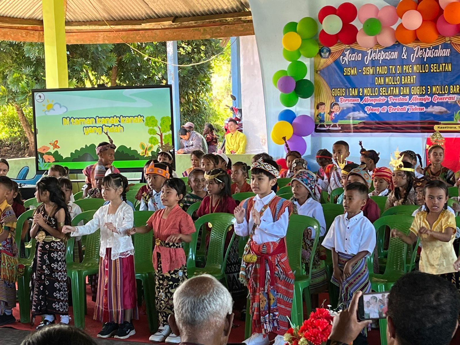 126 Anak Anak TKN Pembina Negeri Kesatnana dan sejumlah Lembaga tergabung hari ini melakukan pelepasan